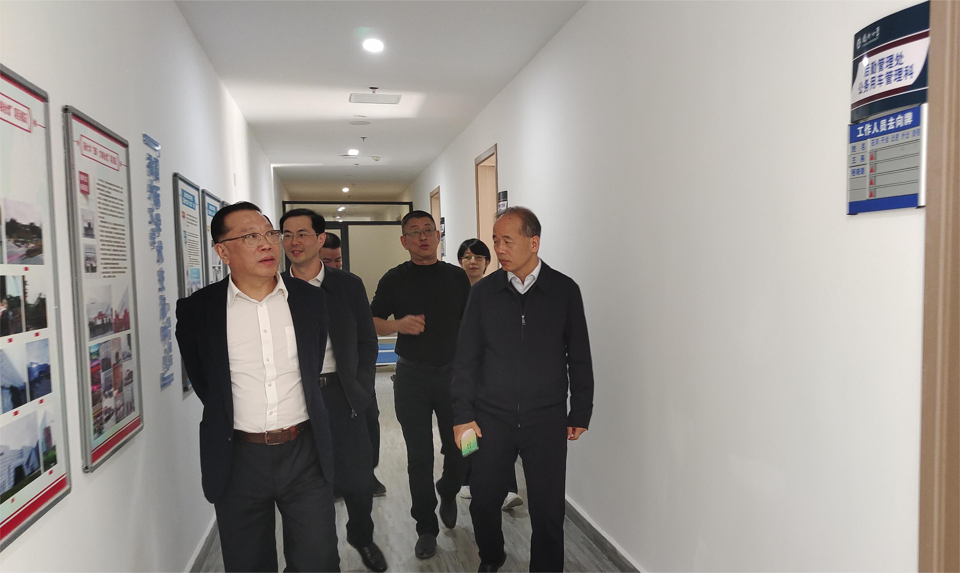 校领导到后勤管理处公务用车管理科视察指导工作