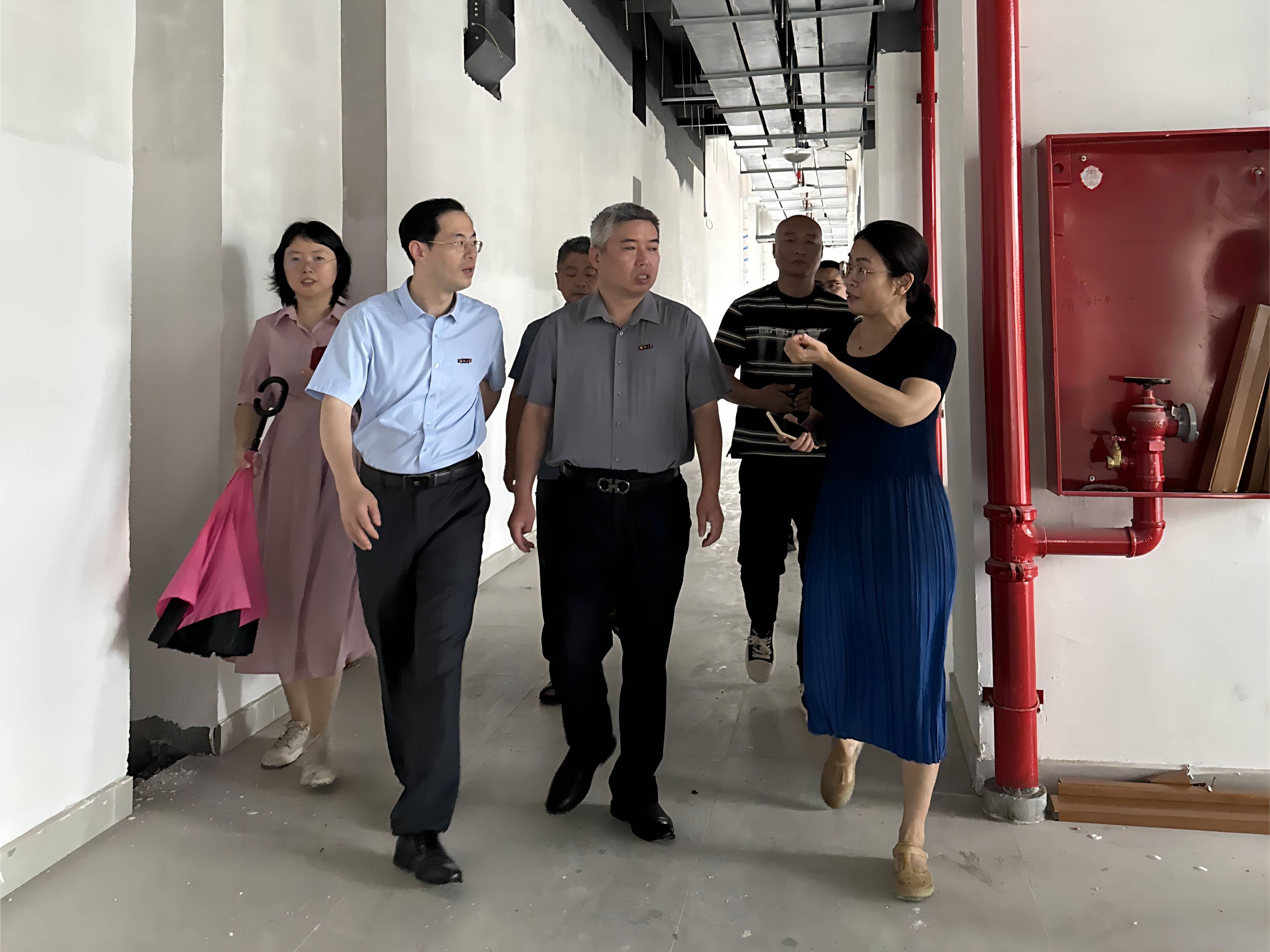 校领导带队开展研究生公寓楼施工及防汛专项检查工作